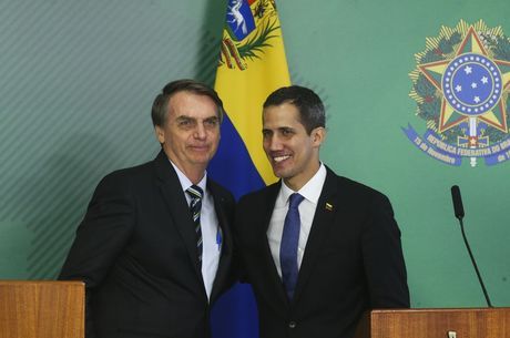 Bolsonaro renova compromisso com Juan Guaidó da Venezuela