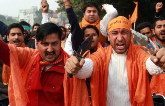 Cristãos são espancados por radicais após ajudar a evangelizar amigos hindus, na Índia