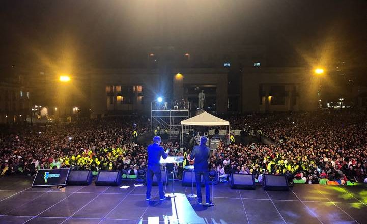 Festival de la Esperanza con Palau atrajo decenas de miles en Bogotá
