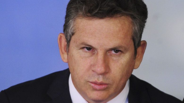 Governador de Mato Grosso é internado com pneumonia