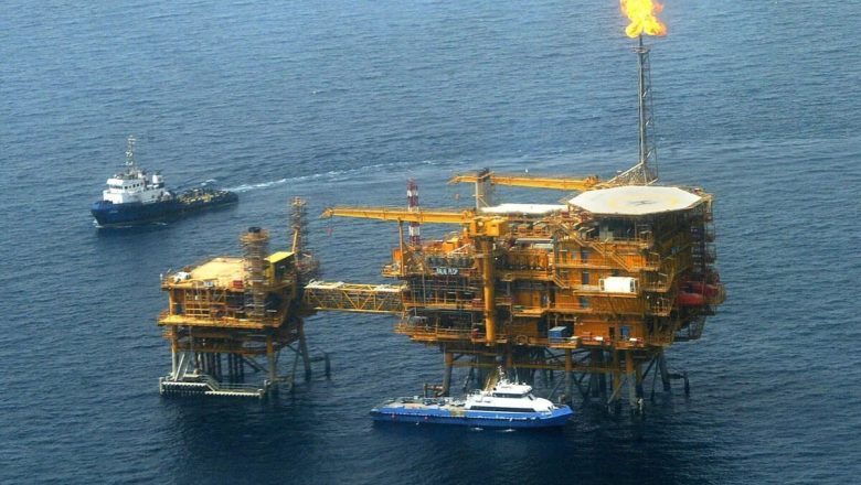 Irã recolhe óleo derramado na região norte do Golfo