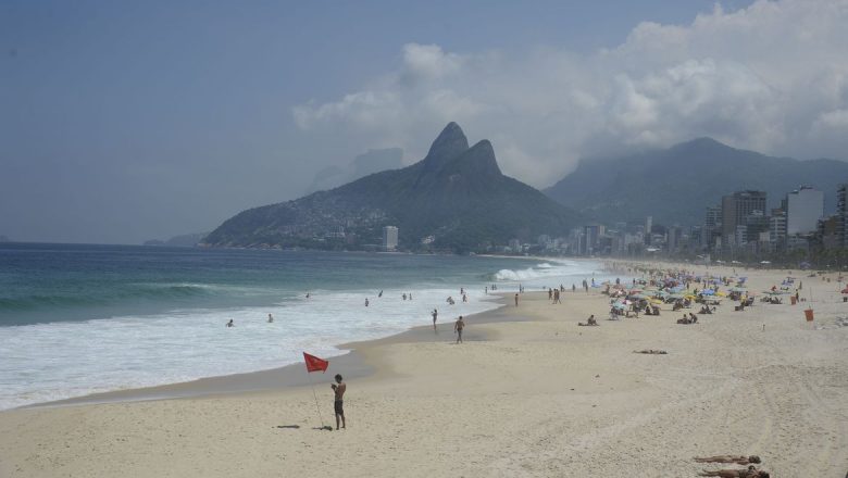 Rio testará marcação de lugar na praia por aplicativo