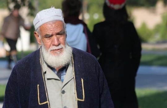 Após 20 anos, perseguidor ouve sobre Jesus no Uzbequistão