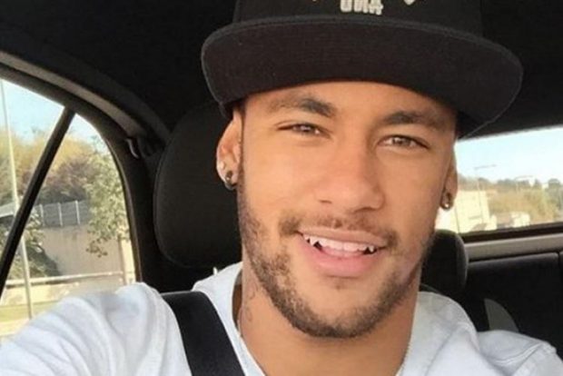 Após férias em Ibiza, jornal diz que Neymar está com covid-19