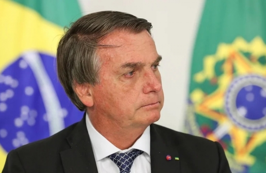 Bolsonaro veta parte do perdão de R$ 1 bilhão em dívidas tributárias de igrejas