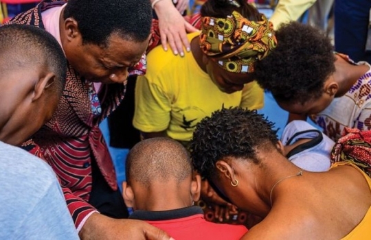 Casal de missionários relata crescimento do Evangelho em Angola: `Eles têm fome de Deus´
