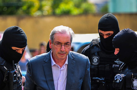 Cunha é condenado a 15 anos e 11 meses de prisão na Lava Jato