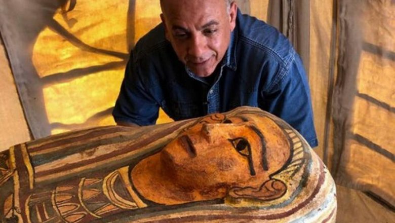 Egito anuncia descoberta de 14 sarcófagos de 2.500 anos, em Saqqara