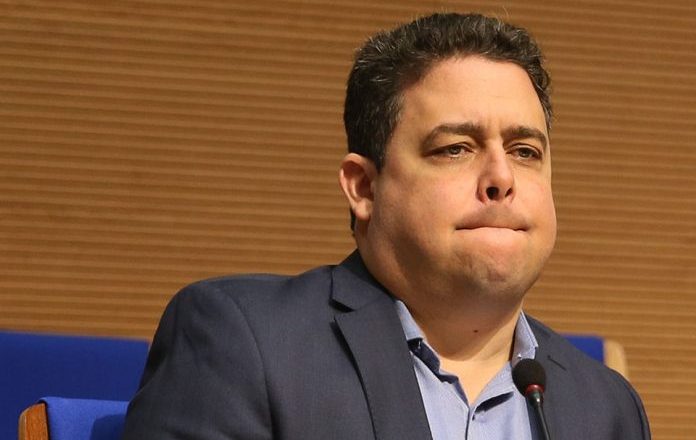 Empresário delata propina de R$ 120 mil para presidente da OAB; advogado de Lula fez a ponte entre os dois