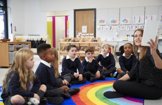 Escolas da Inglaterra são obrigadas a ensinar sobre casamento gay a crianças
