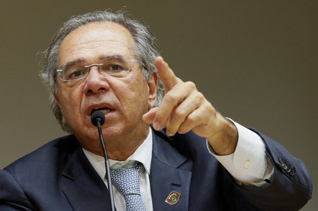Guedes diz que ‘cartão vermelho’ de Bolsonaro não foi para ele