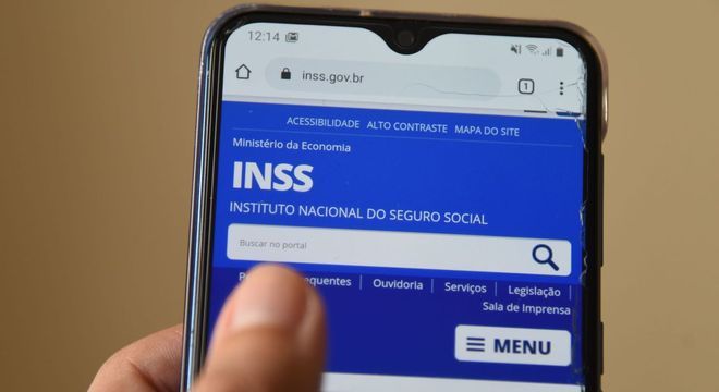 INSS começa a notificar 1,7 milhão de beneficiários após revisão