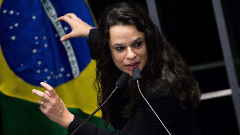 Janaína questiona decisão de Celso de Mello: “por qual razão Michel Temer teve a prerrogativa de depor por escrito e Bolsonaro não!?”