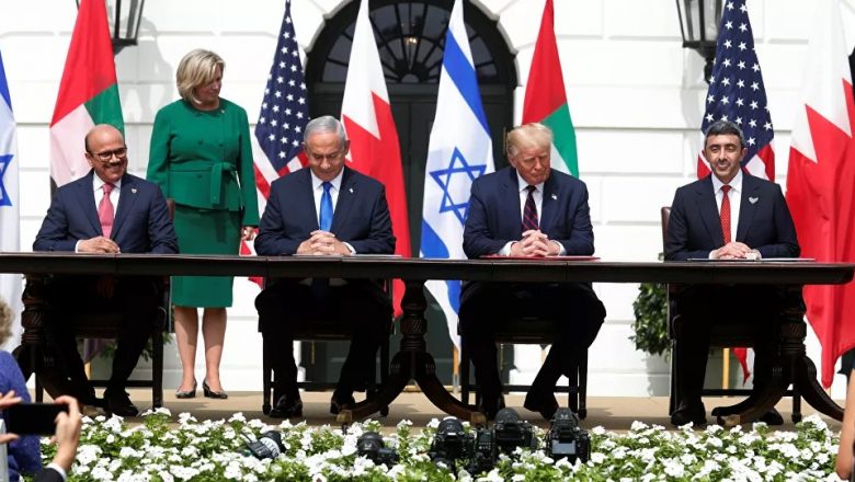 Mediado por Trump, Israel, Emirados Árabes e Bahrein assinam acordo de paz histórico nos EUA