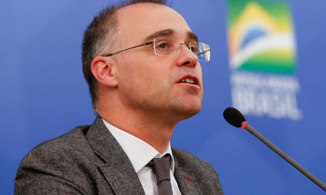 Ministro da Justiça passa por cateterismo em Brasília