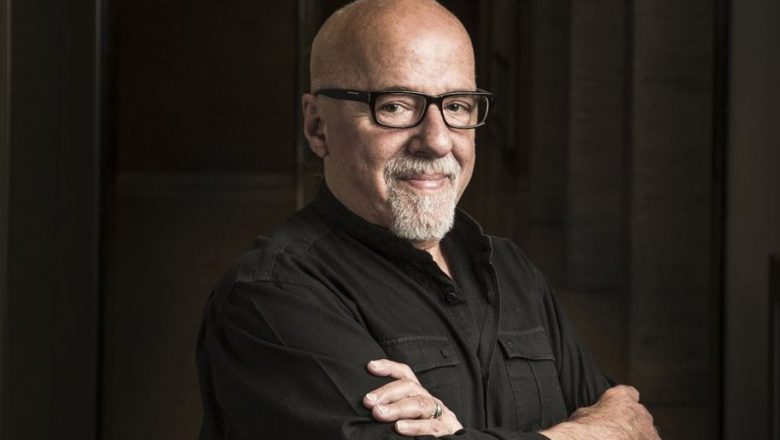 Paulo Coelho pede boicote a produtos brasileiros