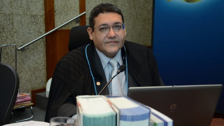 Bolsonaro anuncia indicação de Kassio Nunes Marques para vaga no Supremo Tribunal Federal