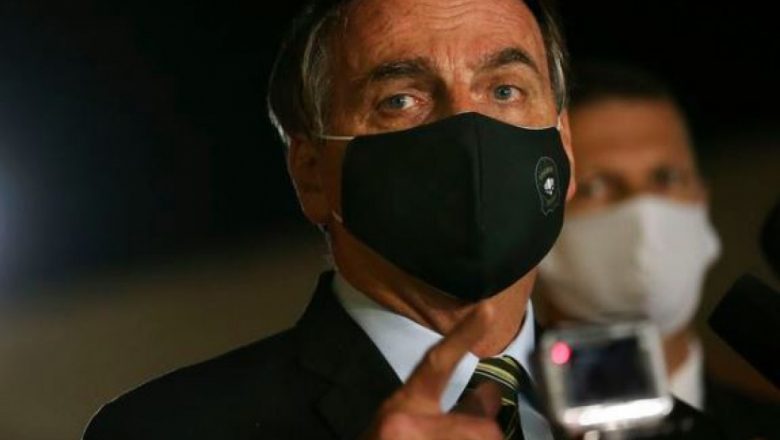 Bolsonaro concede entrevista e retruca Doria: ‘Já mandei cancelar, o presidente sou eu. Não abro mão da minha autoridade’