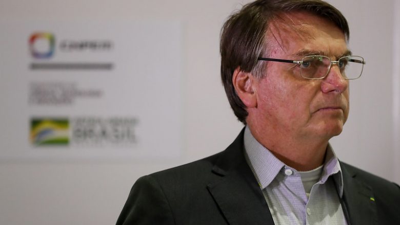 Bolsonaro diz que Pazuello fica e decisão sobre vacina chinesa é definitiva