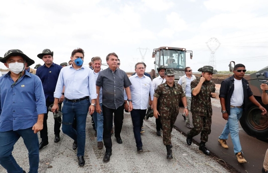 Bolsonaro e ministro da Infraestrutura visitam obras da BR-135, no Maranhão
