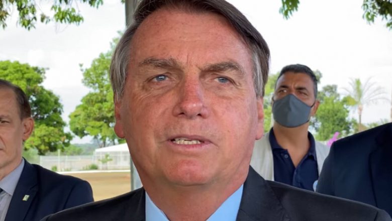 Bolsonaro mostra sua resposta à imprensa: ‘isso chama-se crise de abstinência. Acabou os bilhões de reais para propaganda oficial do governo’