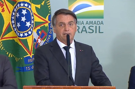 Bolsonaro rebate Doria e diz que governo federal não vai obrigar vacinação contra Covid-19