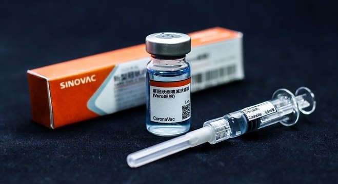 Butantan acusa Anvisa de atrasar importação de matéria-prima usada na fabricação da vacina chinesa
