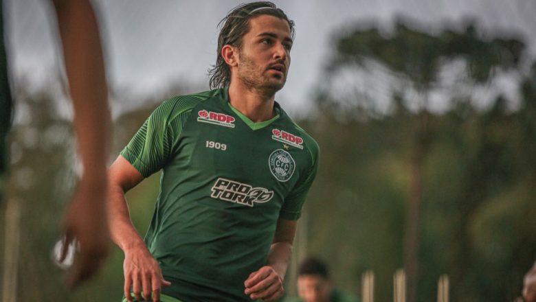 Coritiba confirma o meia Mattheus Oliveira; contrato vai até junho de 2021
