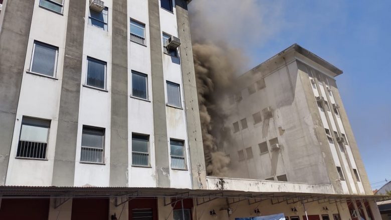 Incêndio atinge o Hospital Federal de Bonsucesso, na Zona Norte do Rio