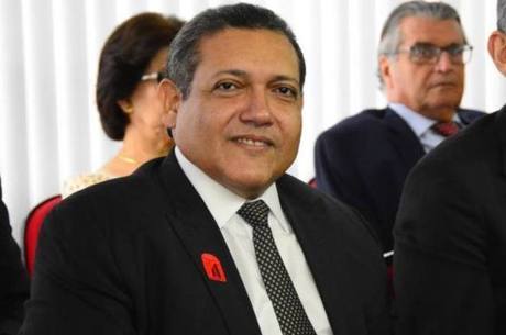 Kassio não votou contra deportação de Cesare Battisti, diz Bolsonaro