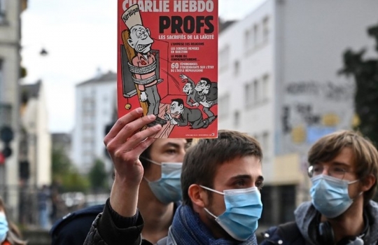 Professor é decapitado na França após mostrar desenhos animados de Maomé
