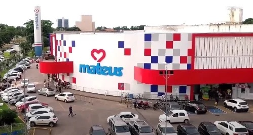 Rede de supermercados estreia na Bolsa de Valores com arrecadação bilionária