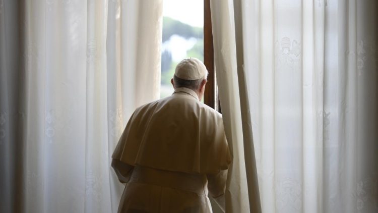 Vaticano confirma covid-19 na residência do Papa