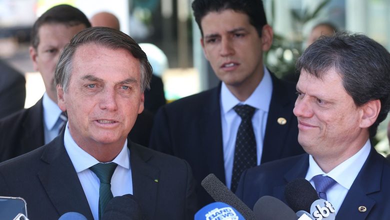 Bolsonaro mostra discurso emocionante do ministro Tarcísio apontando desenvolvimento para o Nordeste: ‘Não vamos parar!’