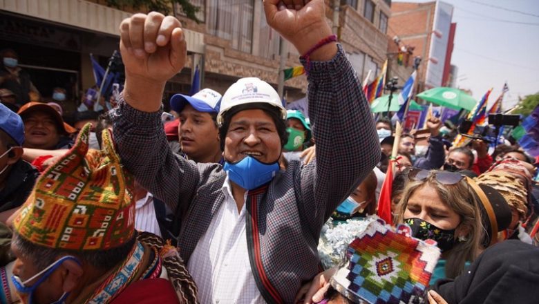 Evo Morales fica ‘muito emocionado’ ao provocar aglomeração no retorno à Bolívia