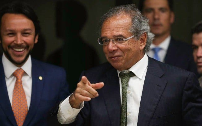 Guedes comemora 4º mês de saldo positivo do Caged: “Desde 1992, o Brasil não criava tantos empregos em um mês”