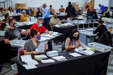 Justiça manda Pensilvânia separar votos que chegaram após eleição