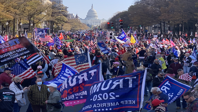 Milhares de manifestantes pró-Trump vão às ruas na capital dos EUA