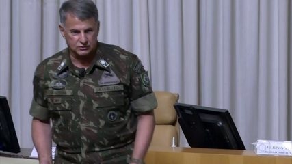 Ministro da Defesa e comandantes militares assinam nota conjunta em que afirmam a separação entre as Forças Armadas e a política – G1