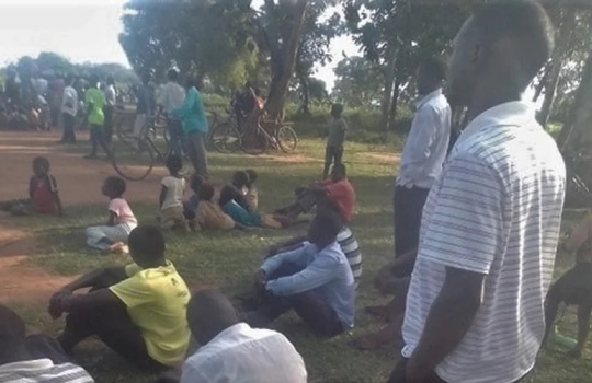 Muçulmanos estrangulam pastor por comparar cristianismo e islamismo, em Uganda
