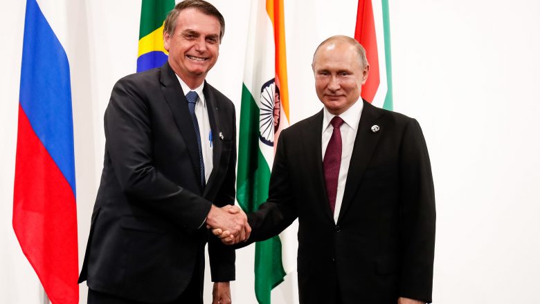 Vladimir Putin, presidente da Rússia, presta homenagem a Bolsonaro na cúpula do BRICS: ” Todos nós vimos como não foi fácil para o senhor”