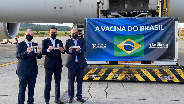 600 litros da Coronavac, vacina chinesa chegam em São Paulo