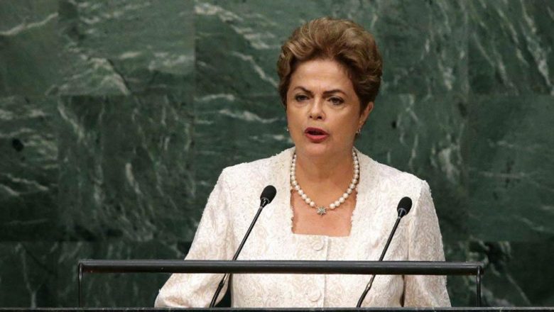 Bolsonaro age como fascista e cúmplice da tortura, afirma Dilma Rousseff