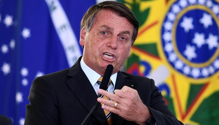 Bolsonaro: com certificação da Anvisa, vacina será gratuita e não obrigatória – ISTOÉ