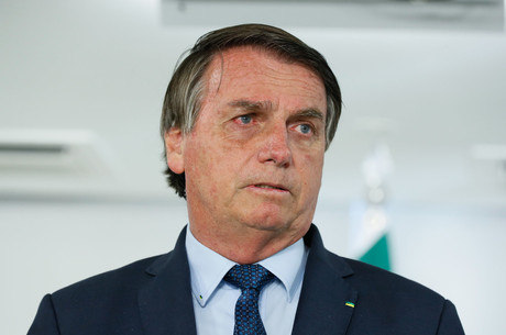 Bolsonaro defende união nacional por vacinação contra a covid