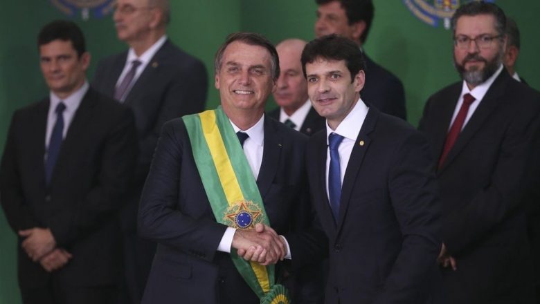Bolsonaro demite ministro do Turismo – CartaCapital