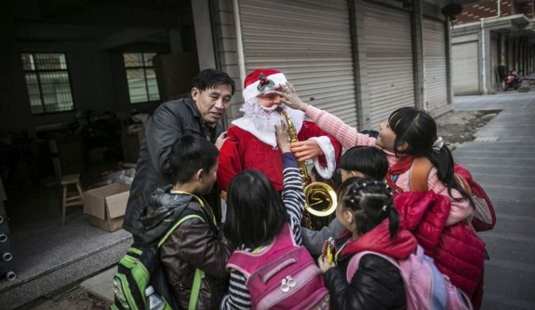 China proíbe atividades de Natal e força algumas igrejas a suspender os cultos