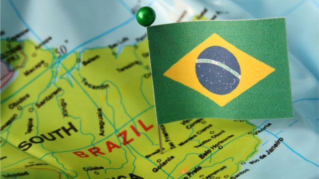Com nova variante de coronavírus ‘fora de controle’, Brasil continua a receber voos do Reino Unido – BBC News Brasil