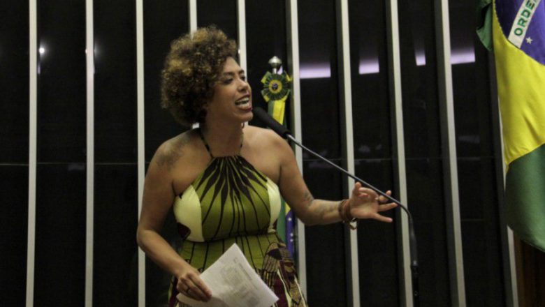 Deputados do PSOL apresentam projeto para remover estátuas ‘escravocratas’