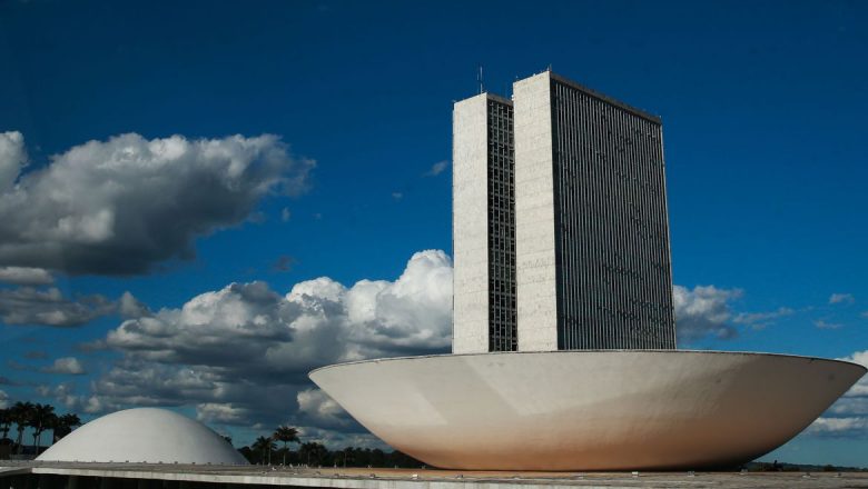 Dezessete governadores pedem a Bolsonaro que prorrogue estado de calamidade por seis meses